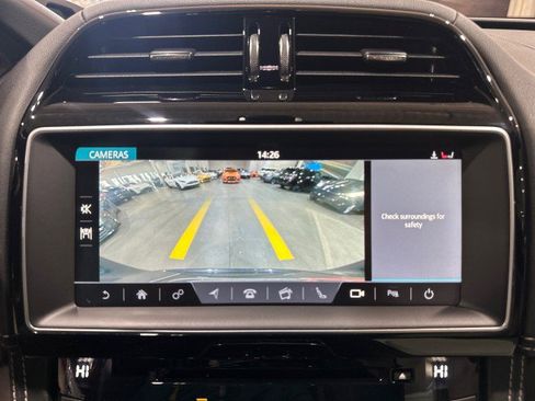 Used 2017 Jaguar F-PACE R-Sport image 34