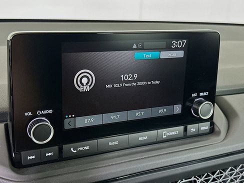 Used 2025 Honda Accord SE image 19