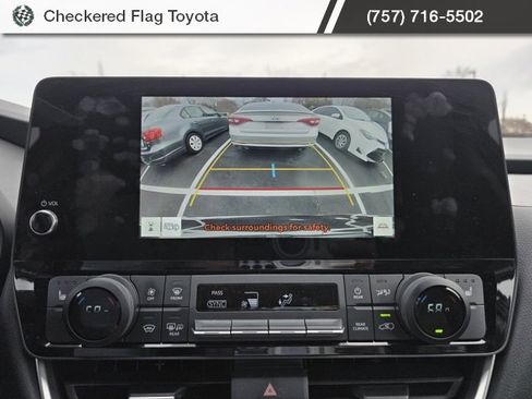 Used 2025 Toyota Grand Highlander AWD image 16