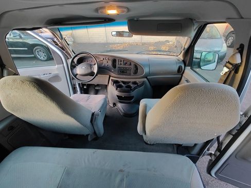 Used 2007 Ford E-350 and Econoline 350 XLT image 10