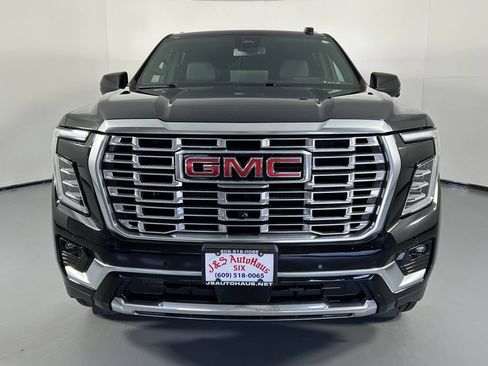 Used 2025 GMC Yukon XL Denali AWD/4WD image 2