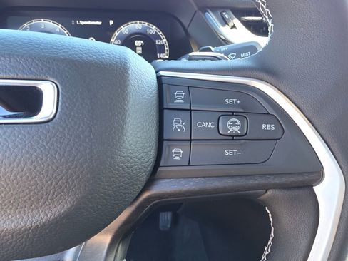 New 2026 Jeep Grand Cherokee Limited RWD image 18