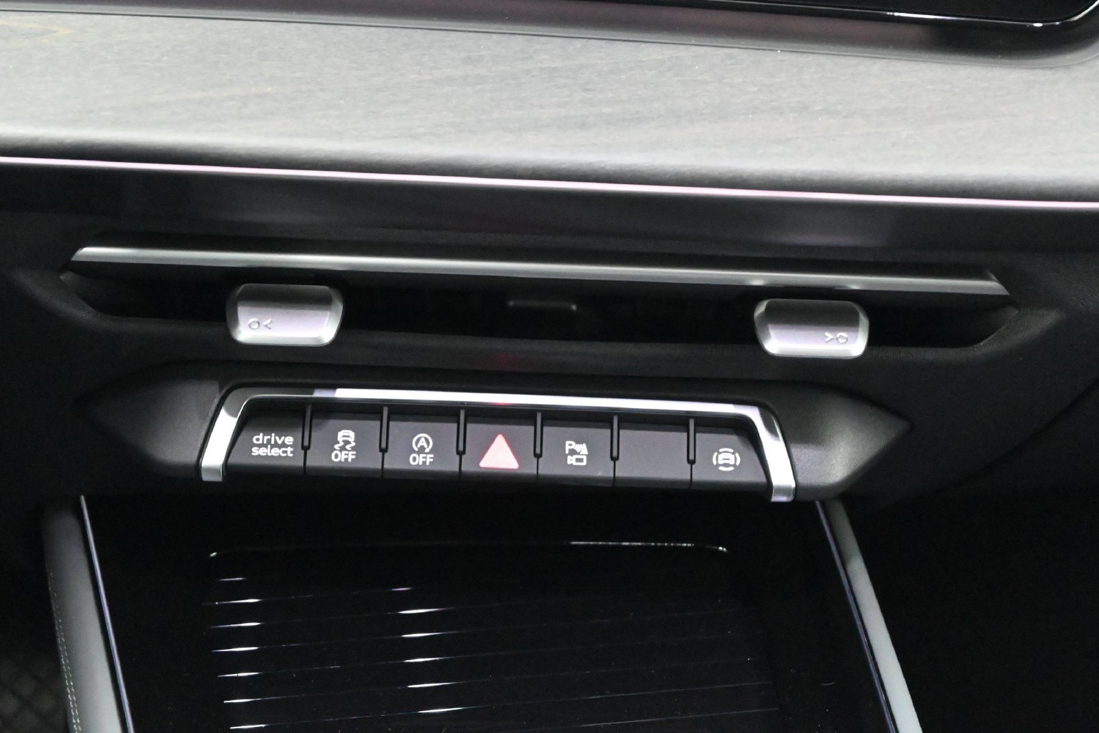 New 2026 Audi Q3 quattro 2.0T AWD/4WD image 19