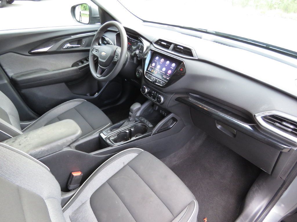 Used 2021 Chevrolet TrailBlazer LT w/ Convenience Package AWD/4WD image 14