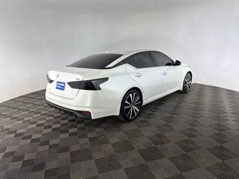 Used 2020 Nissan Altima 2.5 SR w/ Premium Package FWD image 6