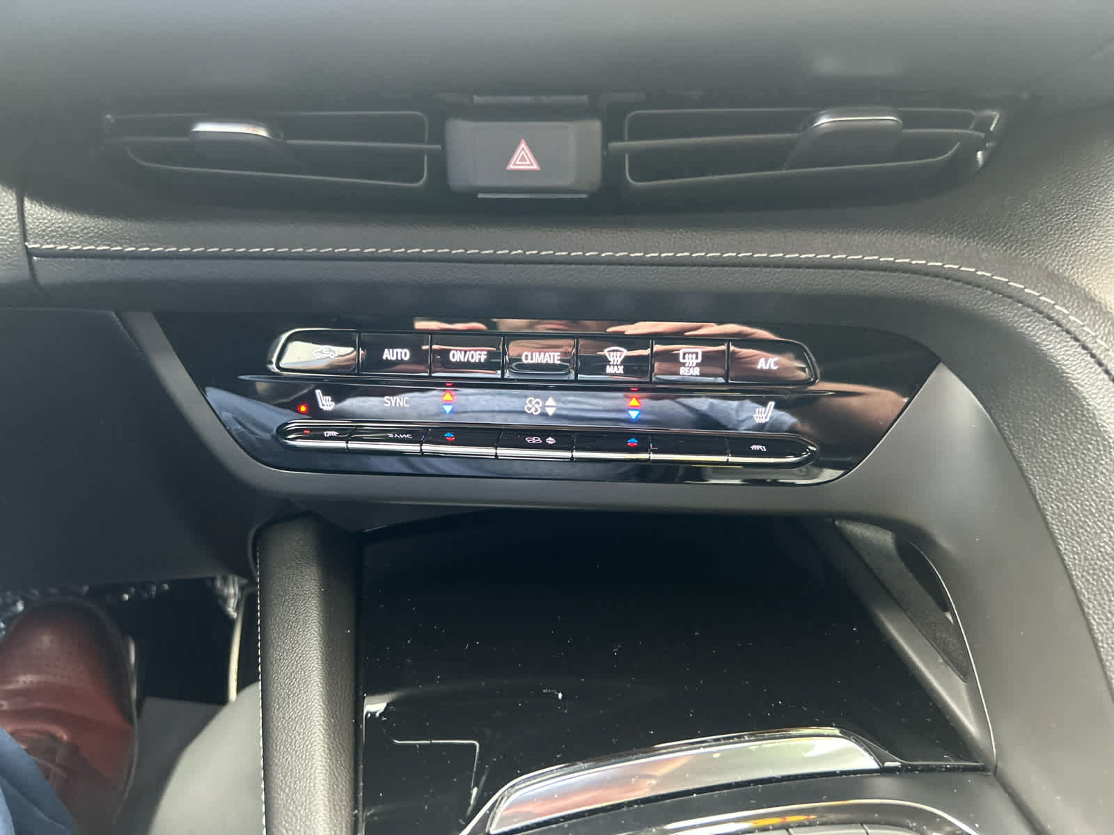 Used 2023 Buick Envision Essence w/ Sport Touring Package AWD/4WD image 19