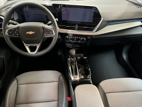 Used 2025 Chevrolet Trax LT w/ Driver Confidence Package FWD image 13