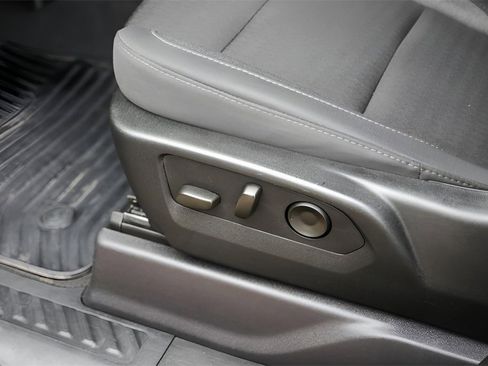 Used 2025 Chevrolet Silverado 2500 Custom w/ Custom Convenience Package image 11