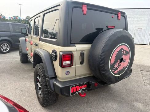 Used 2022 Jeep Wrangler Unlimited Rubicon w/ Cold Weather Group AWD/4WD image 20