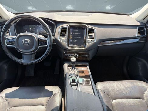 Used 2018 Volvo XC90 T5 Momentum w/ Convenience Package AWD/4WD image 16