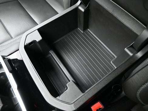 Used 2025 GMC Yukon XL Denali image 19