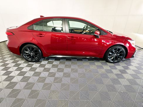 Used 2023 Toyota Corolla SE FWD image 2