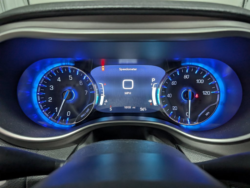 Used 2027 Chrysler Pacifica Limited FWD image 17
