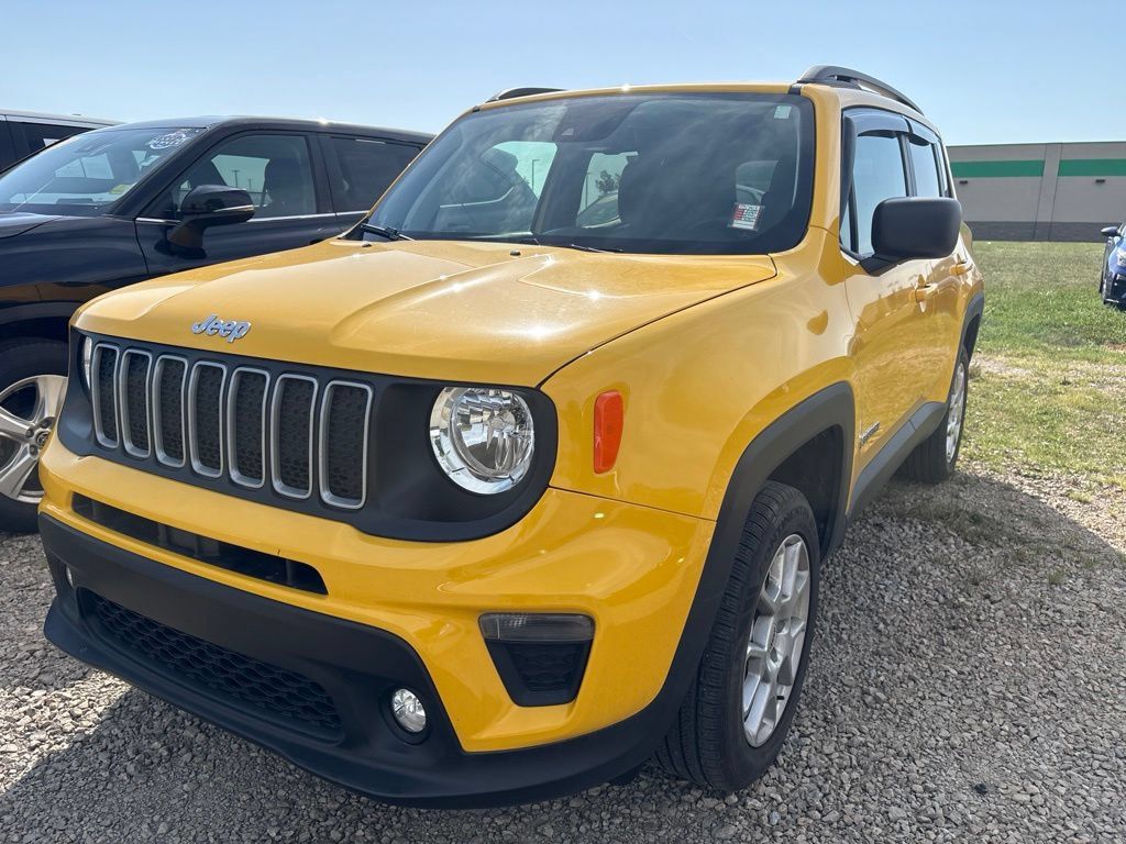 Used 2023 Jeep Renegade Latitude w/ Premium Group AWD/4WD image 6