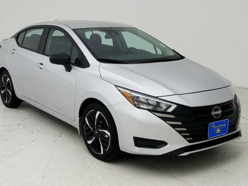 Used 2025 Nissan Versa SR w/ Trunk Package FWD image 1
