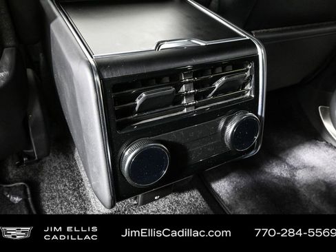 Used 2023 Land Rover Range Rover SV image 21