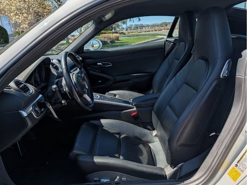 Used 2018 Porsche 718 Cayman S w/ Sport Chrono Package RWD image 14