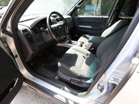 Used 2011 Ford Escape XLT FWD image 17