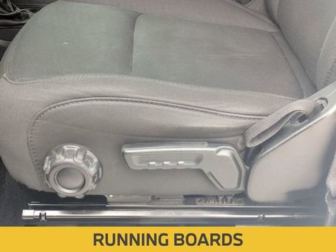 Used 2019 Jeep Wrangler Unlimited Sahara AWD/4WD image 14