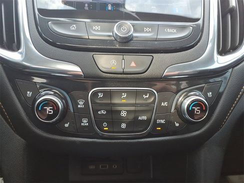Used 2023 Chevrolet Equinox Premier image 12
