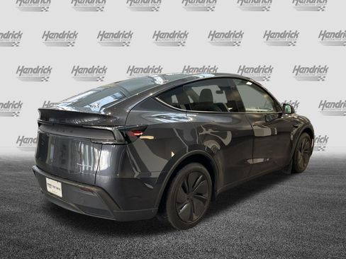 Used 2026 Tesla Model Y AWD image 10