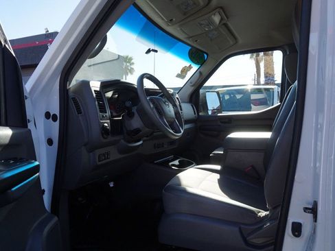 Used 2019 Nissan NV 2500 SV w/ Navigation Package image 18