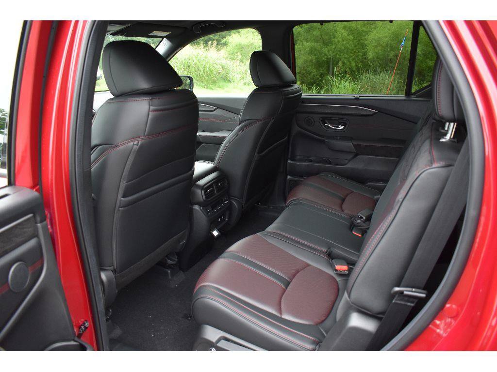 New 2026 Honda Pilot Black Edition image 31