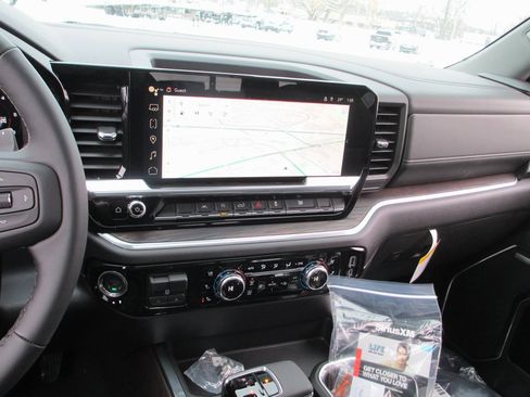 New 2026 GMC Sierra 1500 SLT w/ SLT Convenience Package image 20