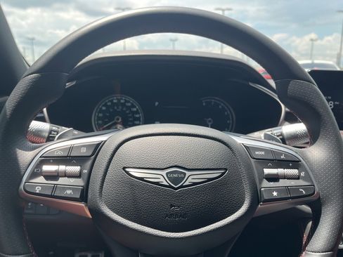 Used 2025 Genesis G70 3.3T Advanced image 15