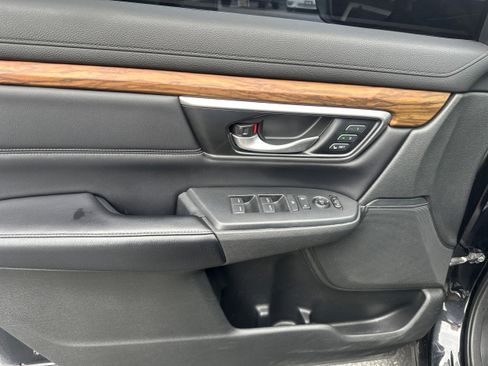 Used 2018 Honda CR-V Touring image 20