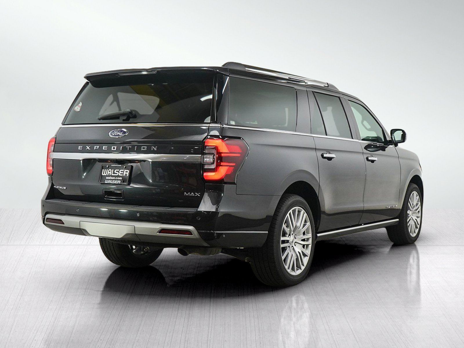 Used 2024 Ford Expedition Max Platinum AWD/4WD image 5