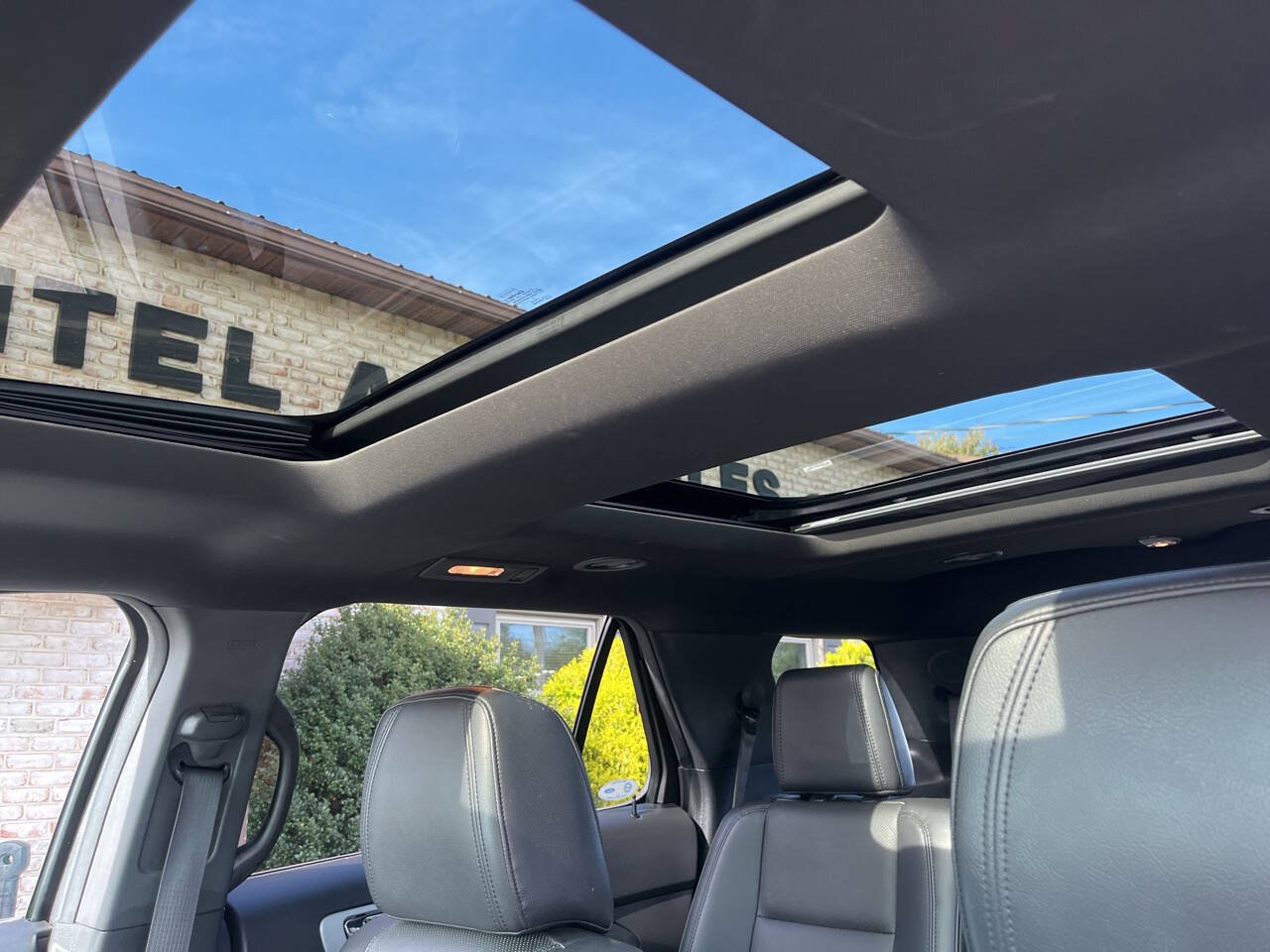 Used 2012 Ford Explorer Limited AWD/4WD image 27