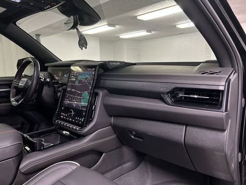 Certified 2025 GMC Yukon AT4 Ultimate w/ LPO, Floor Liner Package AWD/4WD image 30