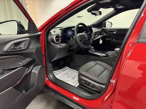 New 2026 Chevrolet Trax RS w/ Sunroof Package image 21