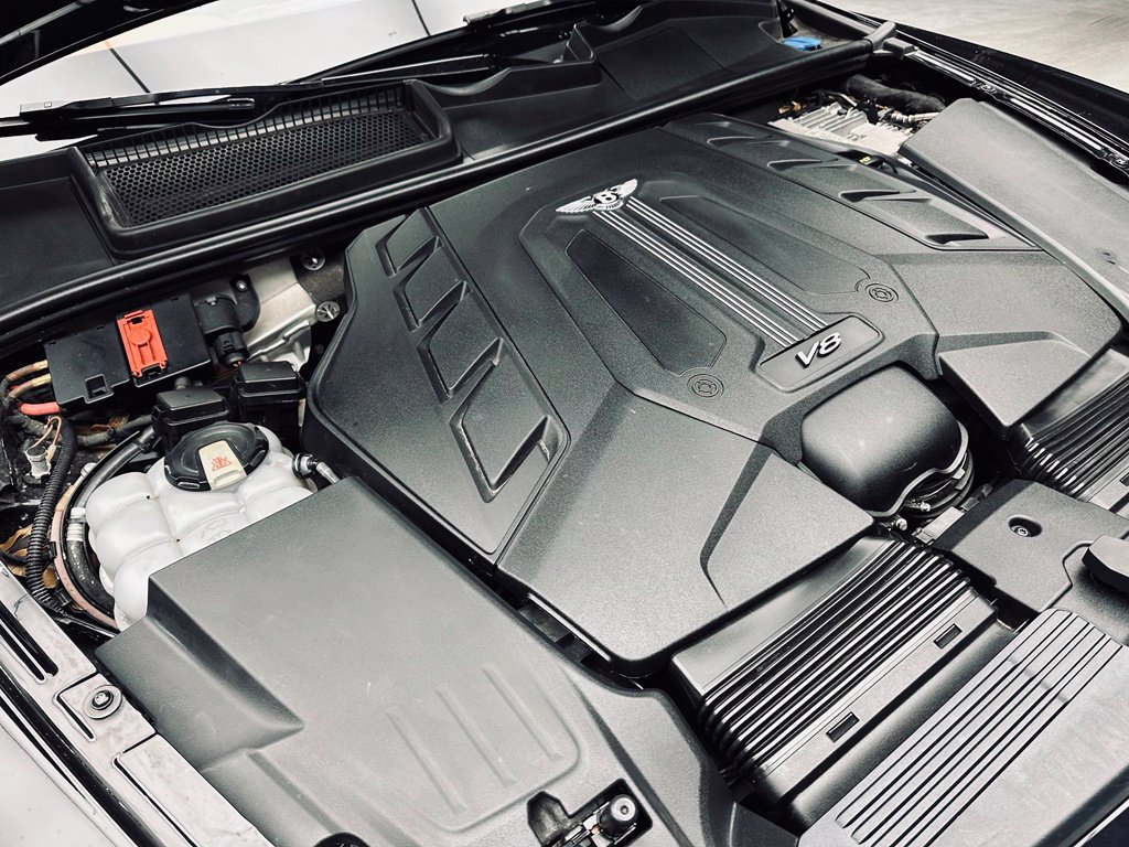 Used 2019 Bentley Bentayga AWD/4WD image 45