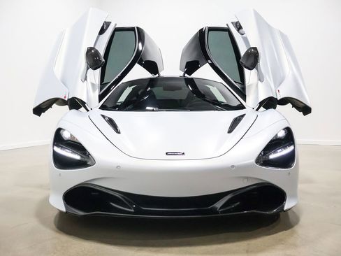 Used 2018 McLaren 720S image 19