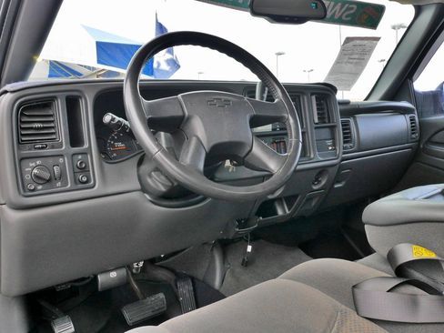 Used 2004 Chevrolet Silverado 2500 LS w/ Heavy-Duty Power Package image 18