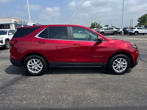 Used 2024 Chevrolet Equinox LT w/ LPO, Floor Liner Package AWD/4WD image 2