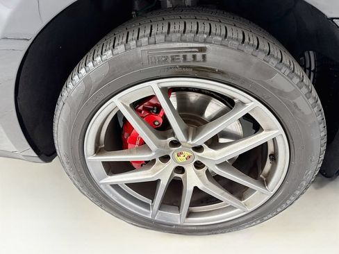 Used 2025 Porsche Macan S AWD/4WD image 32