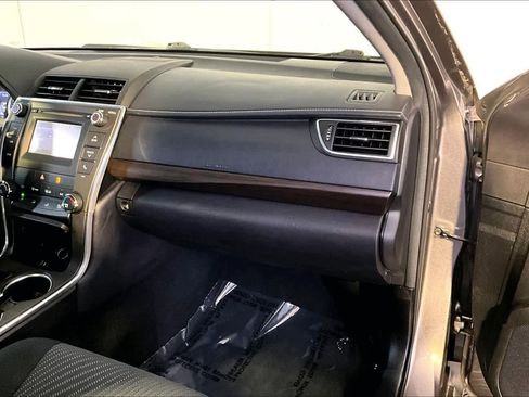 Used 2017 Toyota Camry LE image 19