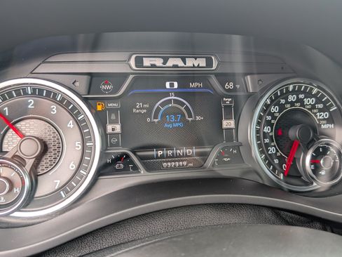 Used 2022 RAM 2500 Big Horn w/ Level B Equipment Group AWD/4WD image 33