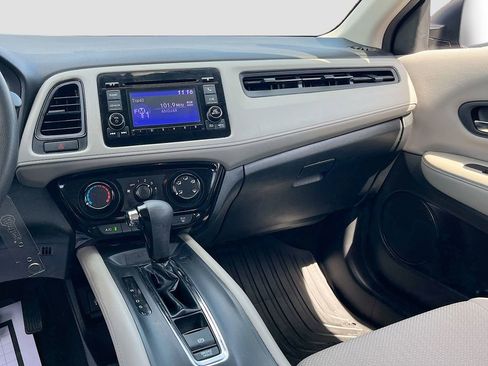 Used 2017 Honda HR-V LX image 21