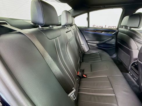 Used 2023 BMW M550i xDrive w/ Executive Package image 29