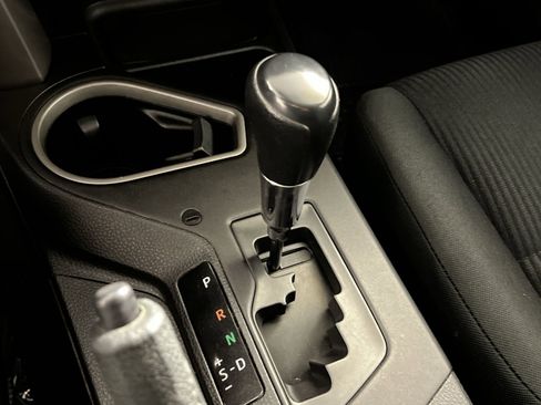 Used 2018 Toyota RAV4 LE image 21