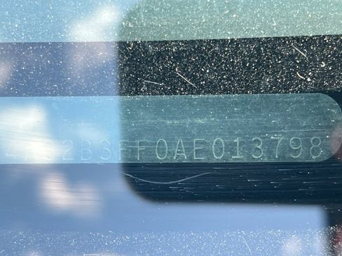 Used 2010 Mitsubishi Galant ES image 3