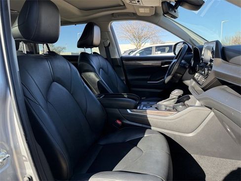 Certified 2022 Toyota Highlander Limited image 32
