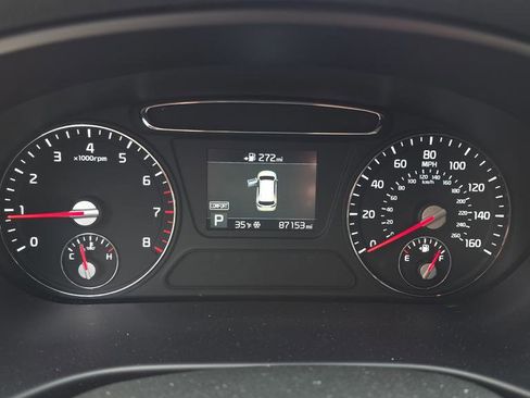 Used 2019 Kia Sorento LX w/ LX Convenience Package image 19