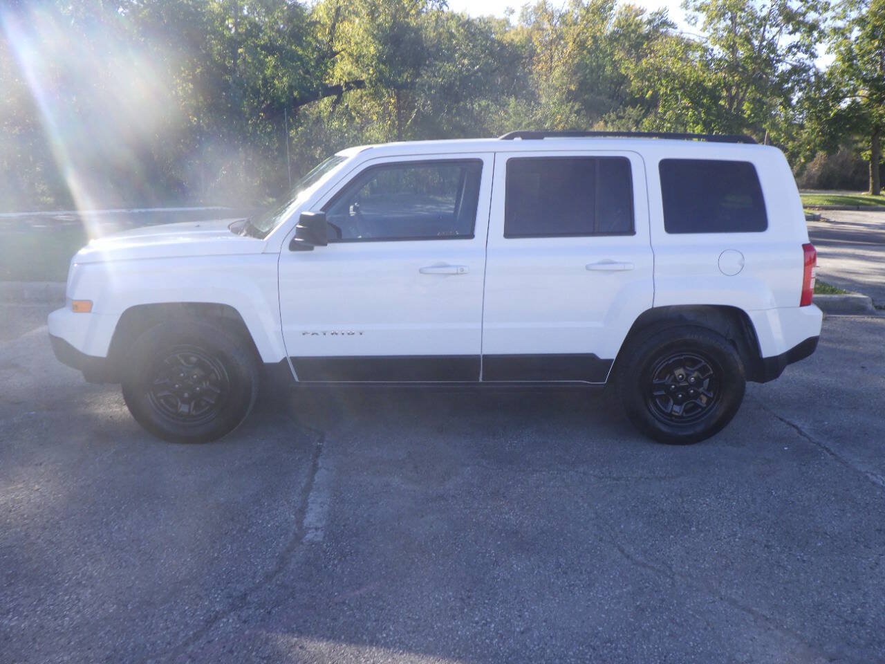 Used 2017 Jeep Patriot Sport w/ Power Value Group FWD image 2