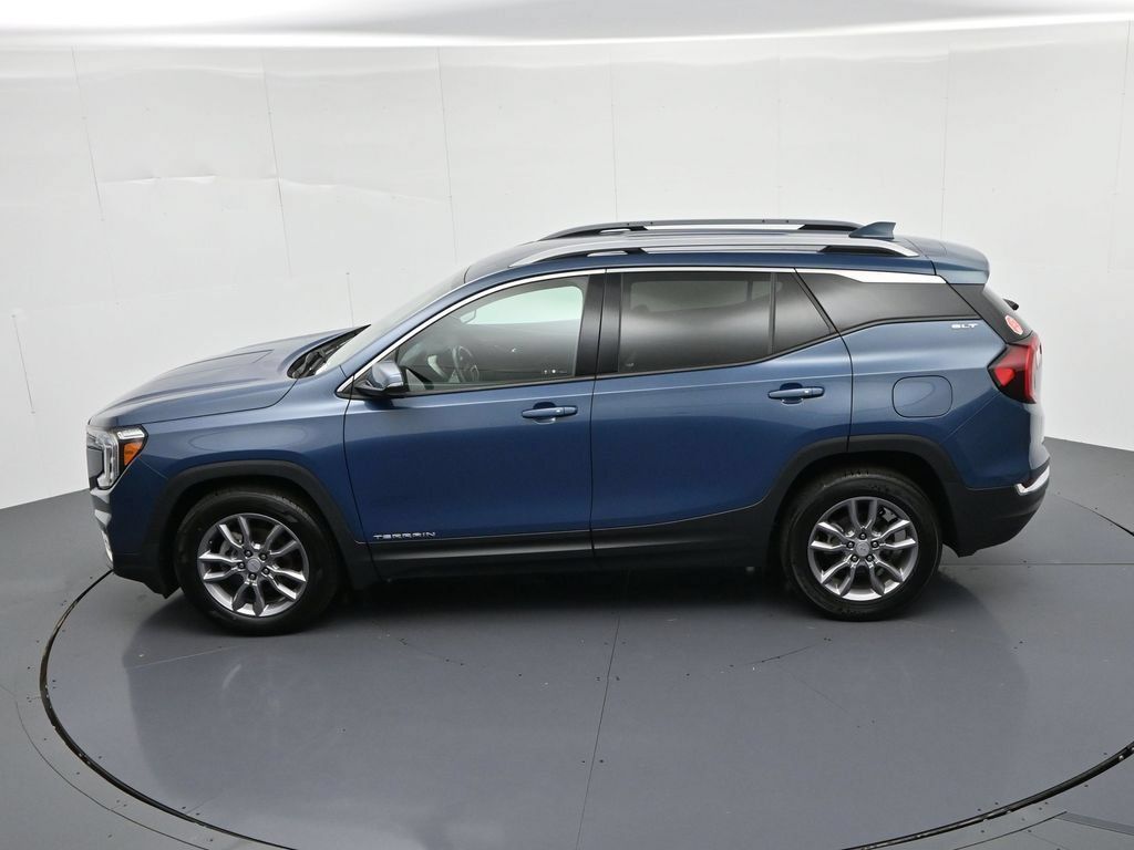 Used 2024 GMC Terrain SLT FWD image 17