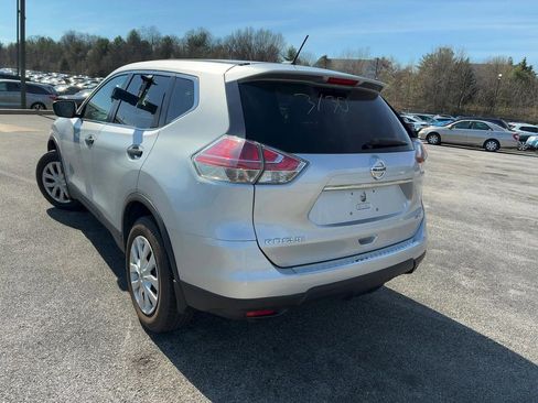 Used 2016 Nissan Rogue S w/ S Family Package image 6